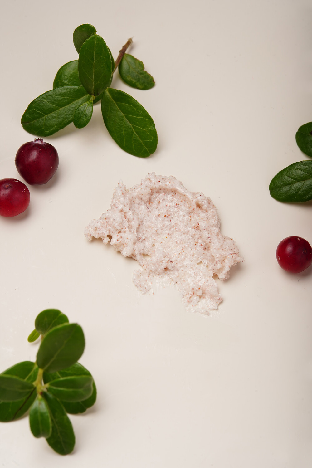 Клюквенный скраб для тела